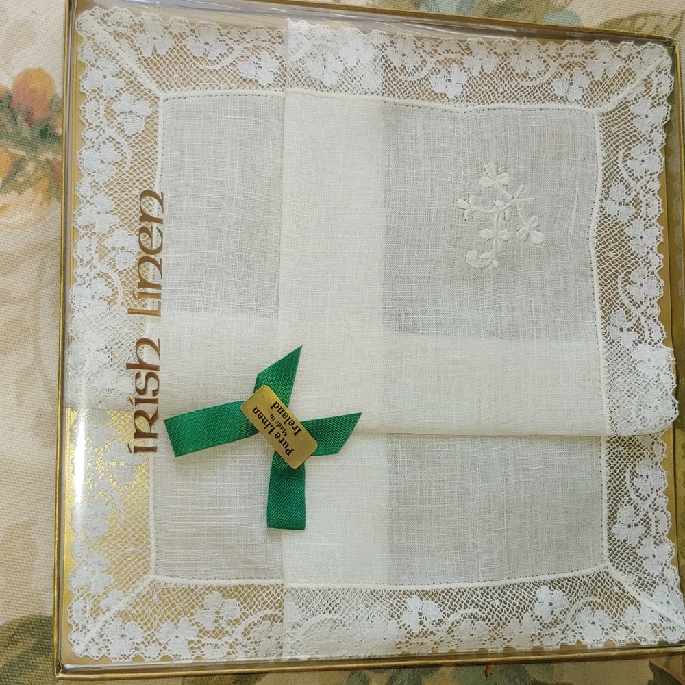 Vintage Irish Pure Linen Lace Embroidered Handkerchief NWT - Picture 12 of 14